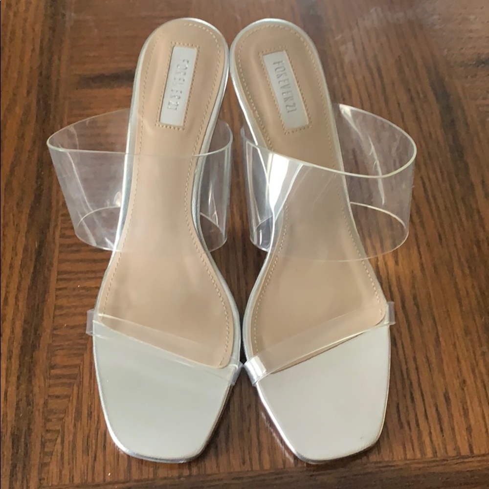 Metallic sandal heel